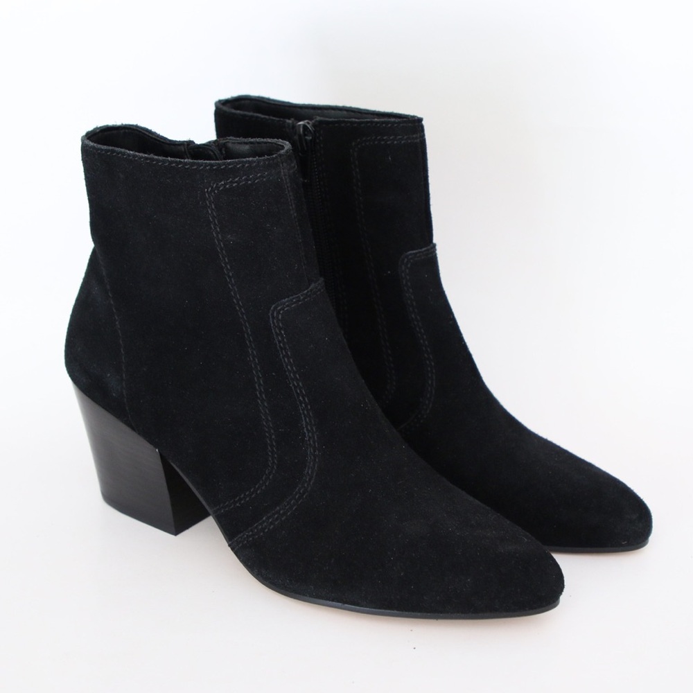 Chelsea & Violet Black Leather Ankle Boots Size 7.5